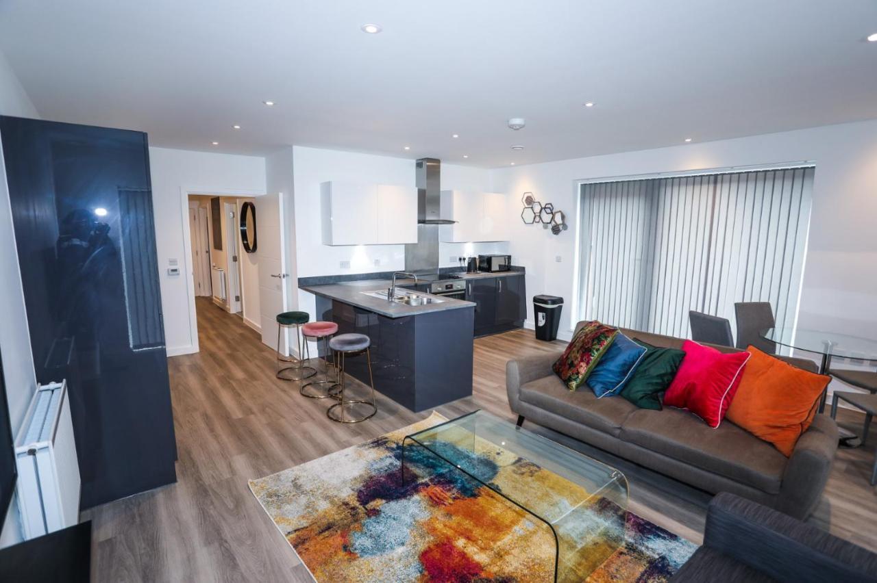 Lovely 2 Bed Apartment With Parking London Eksteriør billede