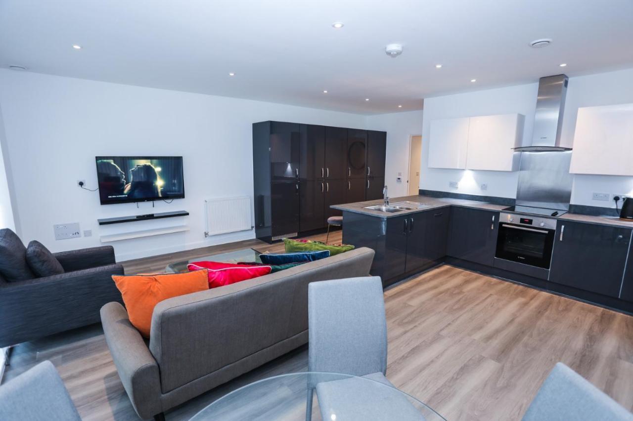 Lovely 2 Bed Apartment With Parking London Eksteriør billede