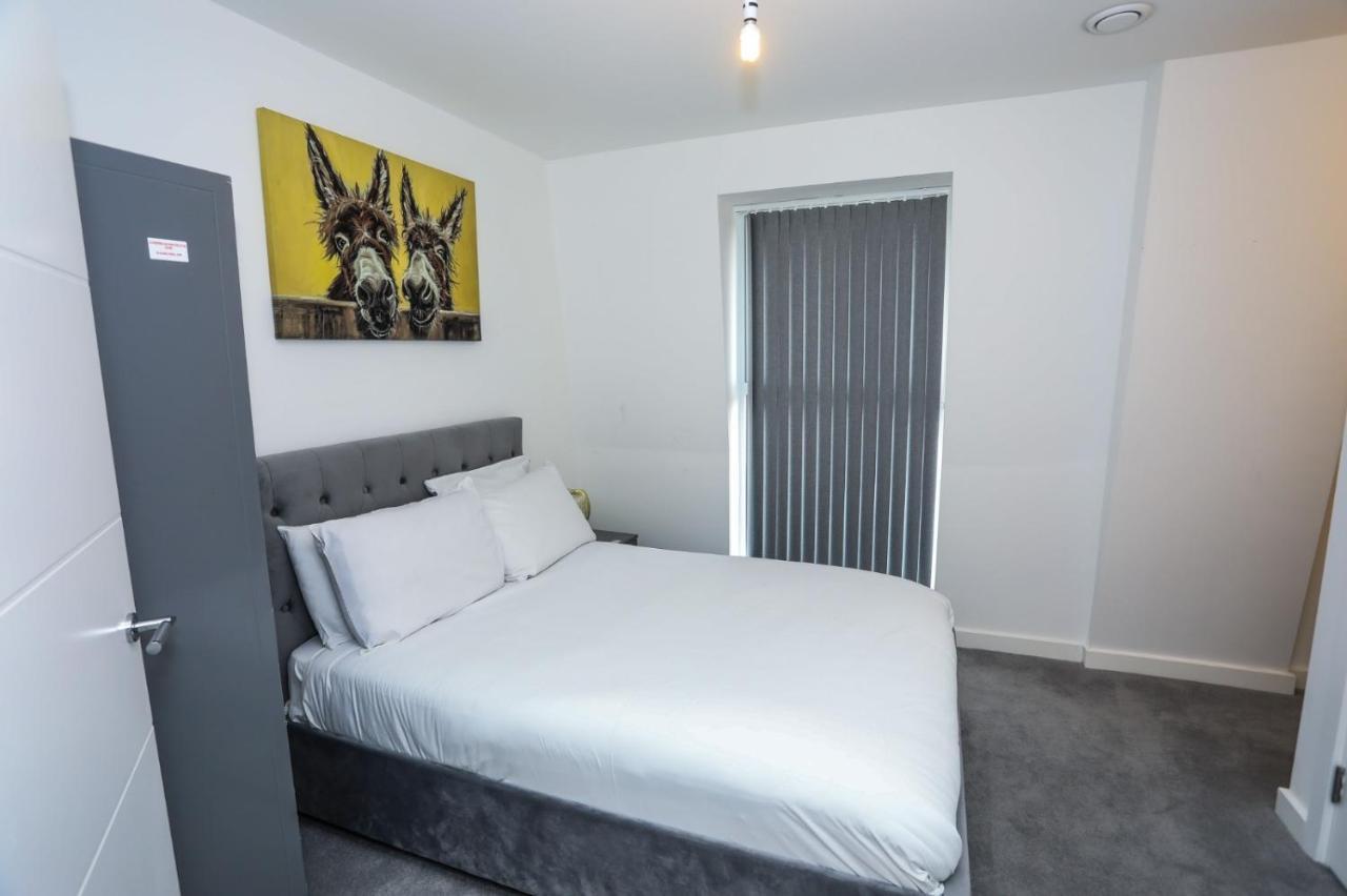 Lovely 2 Bed Apartment With Parking London Eksteriør billede