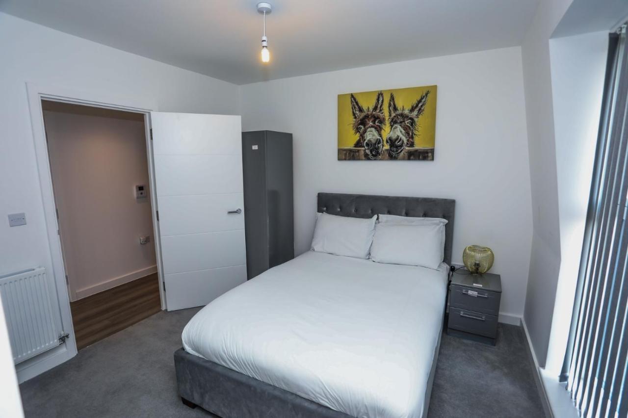 Lovely 2 Bed Apartment With Parking London Eksteriør billede