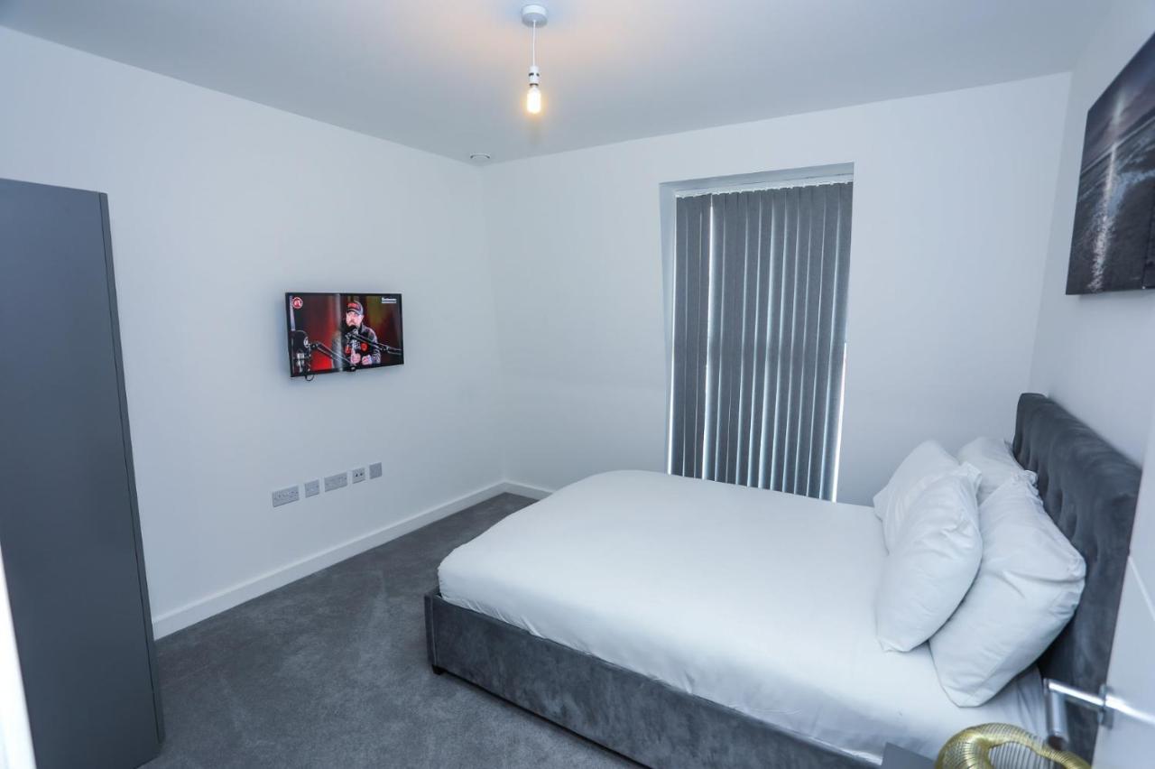 Lovely 2 Bed Apartment With Parking London Eksteriør billede